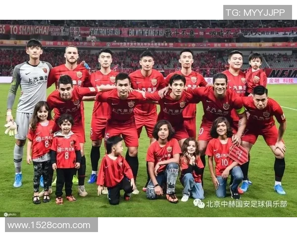 上海足球队以56分稳居冠军赛积分榜首位展现强劲实力