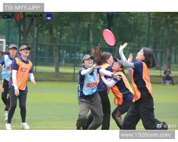 飞盘之光：深入西安飞盘队的拼搏与团结精神探秘之旅