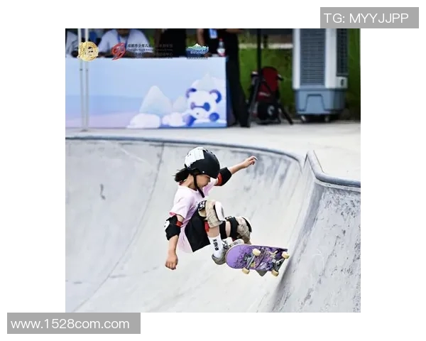 赛后分析:上海滑板队与成都滑板队的竞技状态对比与启示 赛后分析:上海滑板队与成都滑板队的竞技状态对比与启示